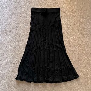 Wilfred Black Pleated Skirt